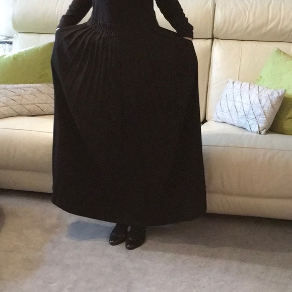 Halston pleated skirt with pockets - Picture 2 of 2